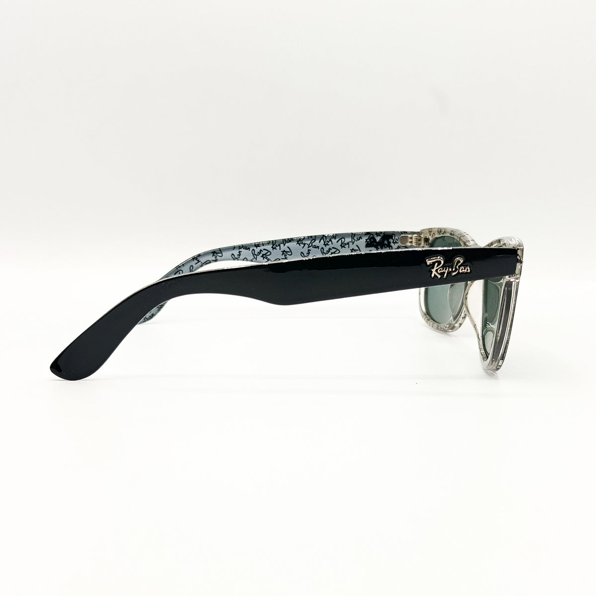 Ray-Ban Wayfarer Edition – Classic with a Twist
